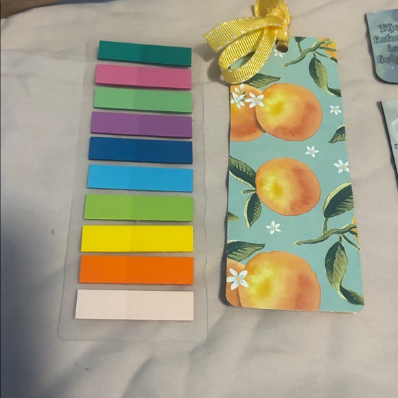 Bookish Bundle - Picture 4 of 5